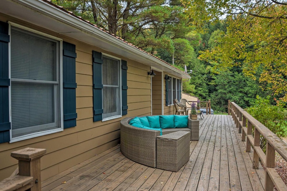 Great Valley Mtn House on 30 Acres with Pond and Grill Main image