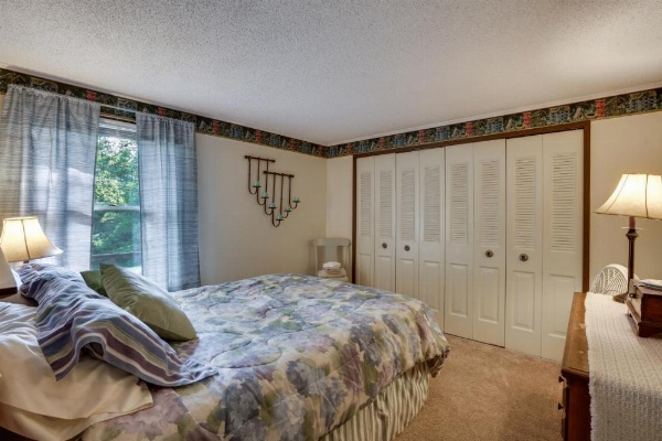 Great Valley Mtn House on 30 Acres with Pond and Grill image 9